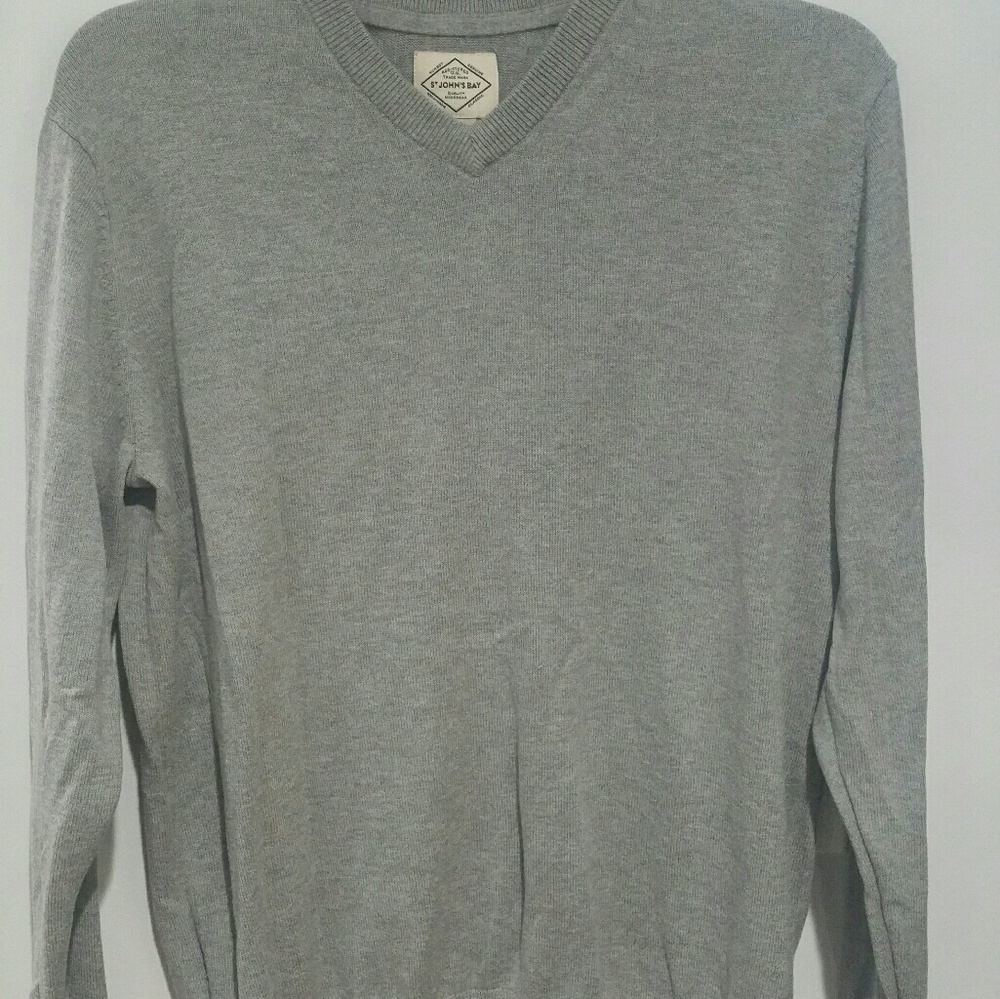 St. John's Bay - Men's v-neck pull over sweater